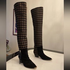 Brand new Schultz boots size 6